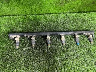 Топливная рампа с форсунками BMW E34 1991