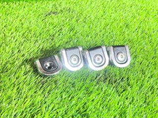 Запчасть крючки багажника Land Rover L320 2010