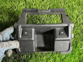Запчасть пластик салона задний Land Rover L320 2010