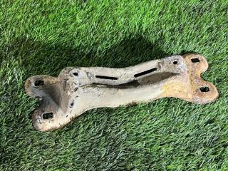 Кронштейн КПП BMW E32 1994