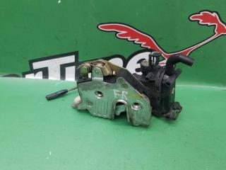 Замок двери передний правый Mercedes-Benz C 1986