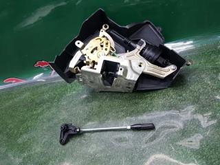 Замок двери задний левый Mercedes-Benz E 1999