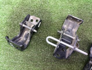 Петли дверей Fortwo BRABUS 2011 W451 M132.930 Петли дверей Fortwo BRABUS 2011 W451 M132.930