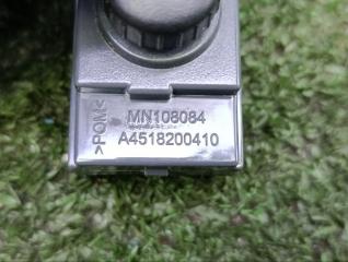 Кнопка регулировки зеркал Fortwo BRABUS 2011 W451 M132.930 Кнопка регулировки зеркал Fortwo BRABUS 2011 W451 M132.930