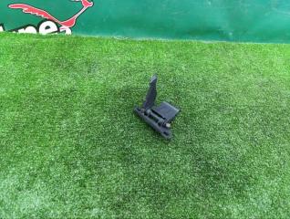 Запчасть крюк капота Land Rover FREELANDER 2007