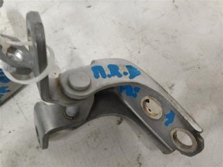Петля двери передняя правая Honda Civic 2009