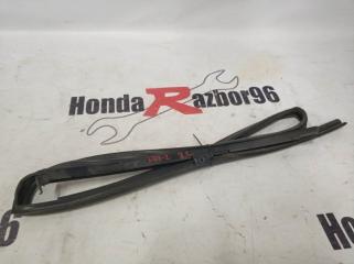 Уплотнитель стекла задний левый Honda Civic 2007