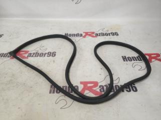 Уплотнитель дверного проема передний правый Honda CR-V 2007 контрактная Уплотнитель дверного проема передний правый Honda CR-V 2007