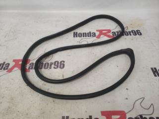 Уплотнитель дверного проема передний правый Honda Civic 2014 контрактная Уплотнитель дверного проема передний правый Honda Civic 2014