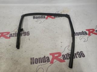 Уплотнитель стекла задний правый Honda Accord 2006