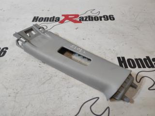 Запчасть накладка центральной стойки левая Honda CR-V 2007