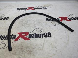 Уплотнитель кромки капота Honda Civic 2011