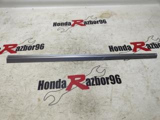 Молдинг на дверь передний правый Honda Civic 2008 контрактная Молдинг на дверь передний правый Honda Civic 2008