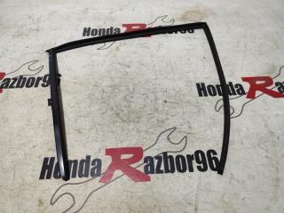 Уплотнитель стекла задний правый Honda Civic 2008