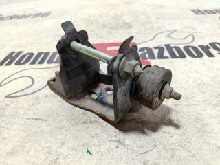 Запчасть кронштейн опоры двс левый Toyota RAV4 2007