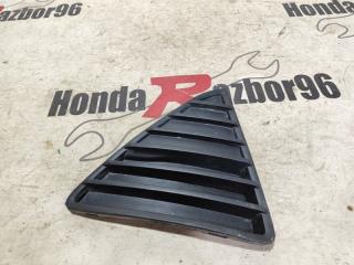 Запчасть решетка бампера передняя правая Ford Focus 3 2013