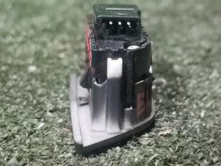 Кнопка центрального замка передняя правая M-Class ML W164 Кнопка центрального замка передняя правая M-Class ML W164
