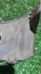 Брызговик передний левый Toyota Corolla E120