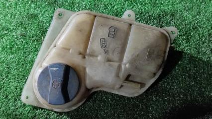 Запчасть бачок расширительный Audi A4B5 8D0121403 контрактная Бачок расширительный Audi A4B5 8D0121403 контрактная