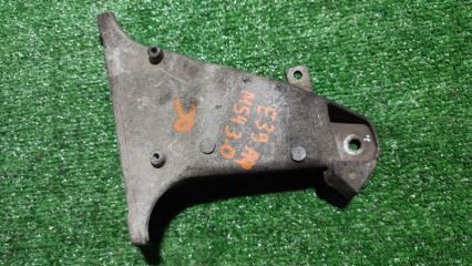 Кронштейн двигателя правый BMW 5