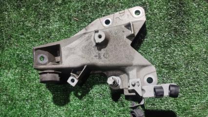 Кронштейн двигателя левый BMW 3