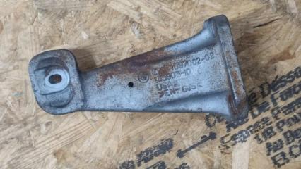 Кронштейн двигателя правый BMW X5