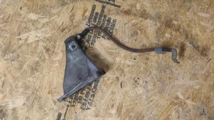 Кронштейн двигателя правый BMW 7