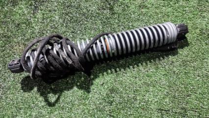 Амортизатор крышки багажника левый BMW 5 2011 контрактная Амортизатор крышки багажника левый BMW 5 2011