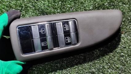 Блок управления стеклоподъемниками задний правый Mercedes S-Class 2007