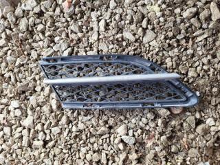 Решетка в бампер правая BMW 3 2009