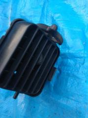 Запчасть решетка торпеды Toyota land cruiser 1993 hd81 1hdt Б/У Решетка торпеды Toyota land cruiser 1993 hd81 1hdt Б/У
