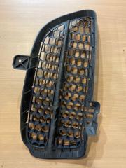 Решетка в бампер правая Volkswagen Touareg 2009