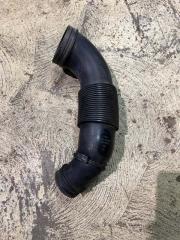 Фото запчасти патрубок воздушного фильтра Audi Q7 2008 контрактная запчасть Запчасть патрубок воздушного фильтра Audi Q7 2008