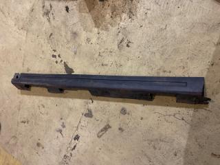 Порог пластиковый правый Land Rover Range Rover Sport 2009