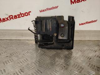 Запчасть крышка блока предохранителей Volkswagen Tiguan 2010