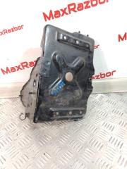 Запчасть площадка под акб Suzuki SX4 2013