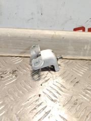 Петля крышки багажника задняя левая Peugeot 308 контрактная Петля крышки багажника задняя левая Peugeot 308