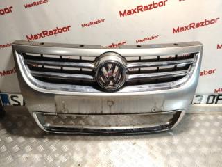 Решетка радиатора Volkswagen Touareg