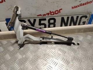 Фото запчасти петля капота левая Volvo XC60 контрактная запчасть Запчасть петля капота левая Volvo XC60