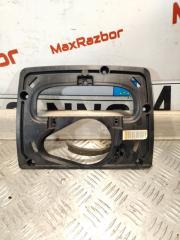 Запчасть кронштейн центральной консоли Volvo XC90