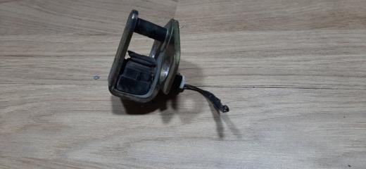 Запчасть концевик двери (ответная часть замка двери) Ford Focus 2004