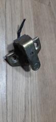Запчасть концевик двери (ответная часть замка двери) Ford Focus 2004