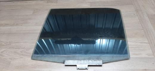 Стекло двери заднее левое Mercedes-Benz E-Class 1991