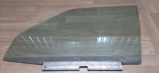 Стекло двери переднее левое Mercedes-Benz E-Class 1991