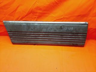 Молдинг на дверь задний правый Mercedes-Benz S-Class 1985-1991 Б/У Молдинг на дверь задний правый Mercedes-Benz S-Class 1985-1991