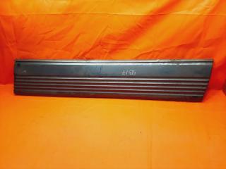 Молдинг на дверь передний правый Mercedes-Benz S-Class 1985-1991 Б/У Молдинг на дверь передний правый Mercedes-Benz S-Class 1985-1991