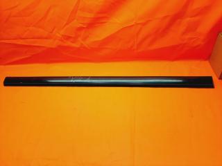 Молдинг на дверь передний левый Mercedes-Benz C-Class 1993-2000 Б/У Молдинг на дверь передний левый Mercedes-Benz C-Class 1993-2000