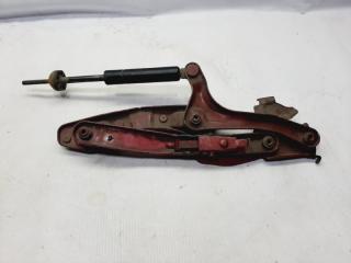 Петля капота левая Mercedes-Benz C-Class 1994