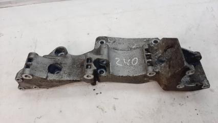 Запчасть кронштейн генератора Audi TT 1998-2006