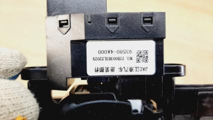 Кнопка стеклоподъемника передняя правая Atlant  2022-2024